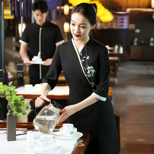 優(yōu)雅蛻變·步履生香——高端中式餐廳女服務(wù)員夏裝工作服解析